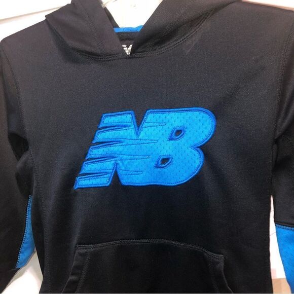 New Balance Black and Blue Logo Hoodie Boys Size 4 - Picture 4 of 5